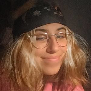 Meet your Posher, Elle